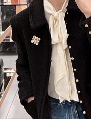 Celine Daisy Brooch Gold - 2