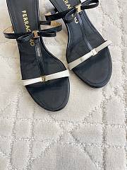 Ferragamo Bow T-strap Kitten-heel Sandals Black 5cm - 6