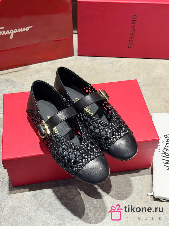  Ferragamo Gancini Buckle Ballet Flat Black - 1