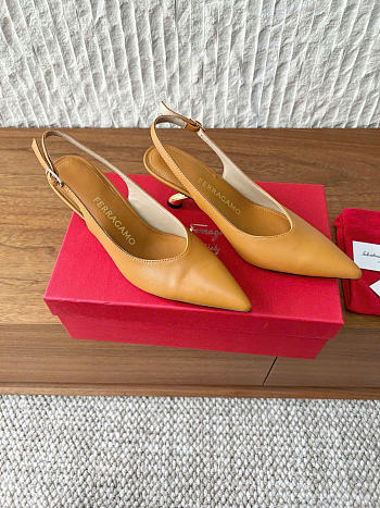 Ferragamo S-shaped Heel Slingback Natural Brown 5cm