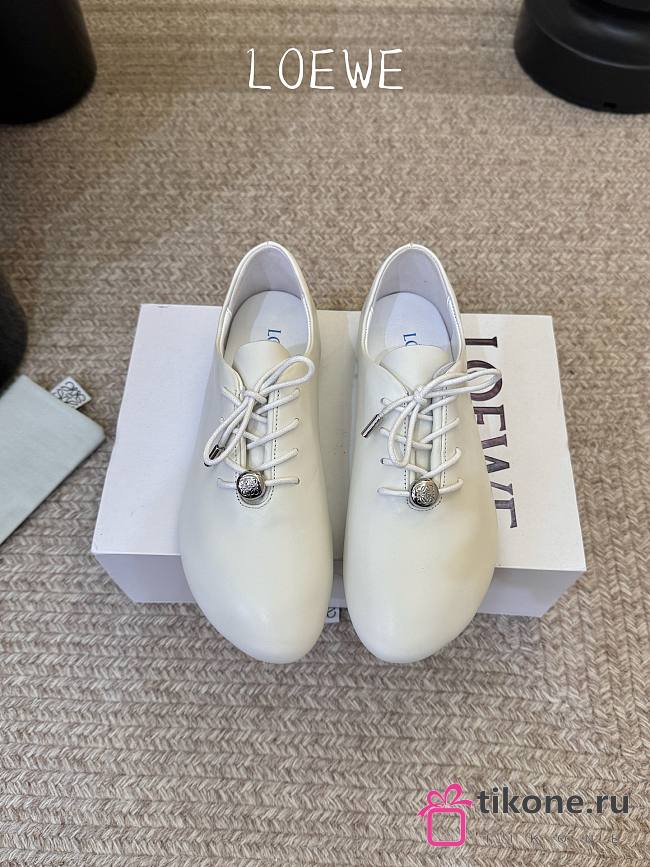 Loewe Pebble Soft Lace-up in Nappa Calfskin White - 1