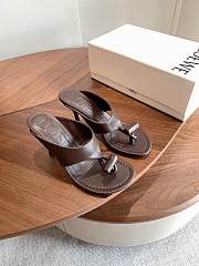 Loewe Toggle Sandal In Shiny Smoot Calfskin Oak 9cm - 1