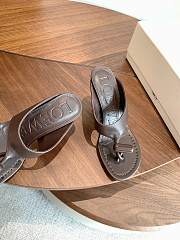 Loewe Toggle Sandal In Shiny Smoot Calfskin Oak 9cm - 3