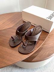Loewe Toggle Sandal In Shiny Smoot Calfskin Oak 9cm - 2