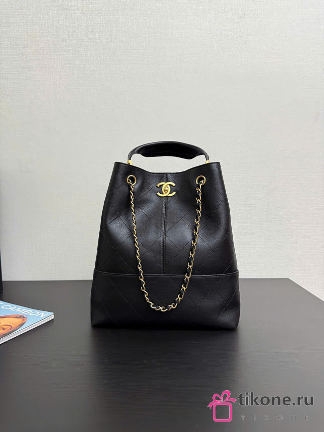 Chanel Hobo Bag Lambskin & Gold-Tone Metal Black - 31x28x12cm - 1