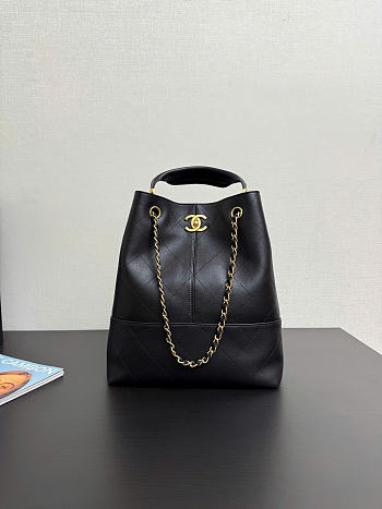 Chanel Hobo Bag Lambskin & Gold-Tone Metal Black - 31x28x12cm