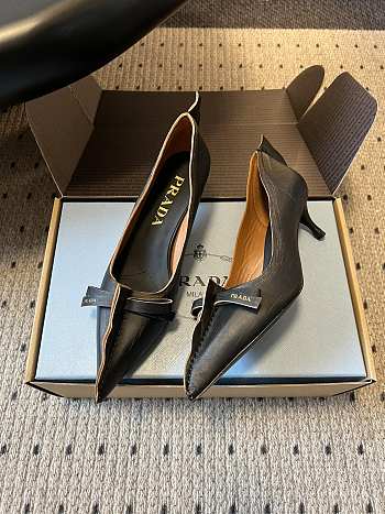 Prada Antiqued Leather Pumps Black/Tan 55mm 1I208O 