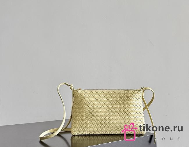 Bottega Veneta Intrecciato Piccolo Medium Pouch Sour - 24.5x15cm - 1