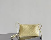 Bottega Veneta Intrecciato Piccolo Medium Pouch Sour - 24.5x15cm - 1