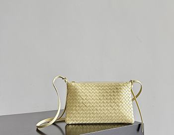 Bottega Veneta Intrecciato Piccolo Medium Pouch Sour - 24.5x15cm