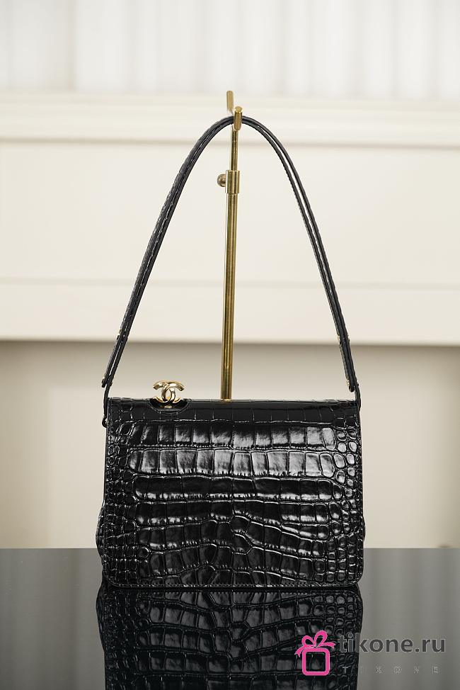 Chanel Small Flap Bag Crocodile Embossed Calfskin & Gold-Tone Metal Black AS6622 - 15.5x22x9.5cm - 1