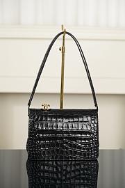 Chanel Small Flap Bag Crocodile Embossed Calfskin & Gold-Tone Metal Black AS6622 - 15.5x22x9.5cm - 1