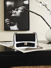 Chanel Flap Bag Minaudiere Plexi & Gold-Tone Metal Black & Pearly White AS6620 - 8.5x12x4.5cm - 1