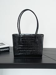 Chanel Small Shopping Bag Crocodile Embossed Calfskin & Gold-Tone Metal Black AS6492 - 28x19x10cm - 5