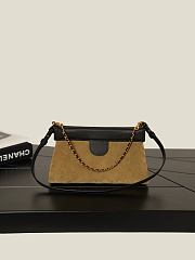 Clutch with Chain Suede Calfskin, Shiny Lambskin & Gold-Tone Metal Beige & Black - 23x13x7cm - 5