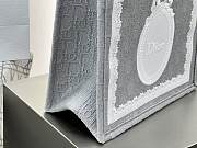 Small Dior Book Tote with Strap Gray Dior Oblique Embroidery with White Lace and Dior Médaillon - 26.5x22x14cm - 6