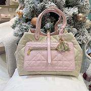 Medium Dior Toujours Reversible Vertical Tote Bag Two-Tone Craie and Rose Tendre Macrocannage Supple Calfskin - 28.5x21.5x17cm - 1
