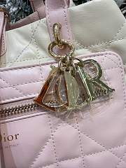 Medium Dior Toujours Reversible Vertical Tote Bag Two-Tone Craie and Rose Tendre Macrocannage Supple Calfskin - 28.5x21.5x17cm - 5