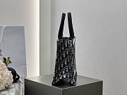 Small Dior Book Tote with Strap Blue Dior Oblique Embroidery and White Lace - 26.5x22x14cm - 4