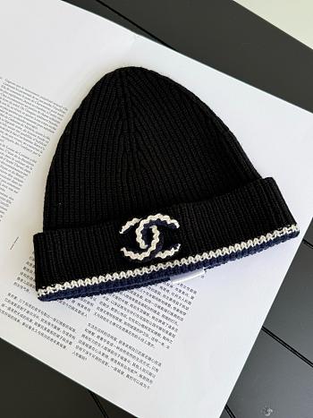 Chanel Beanie Black A009034028