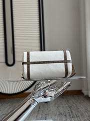 LV Express PM Vanille M29392 - 26x17x13.5cm - 5