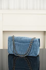 Chanel Maxi Flapbag Suede Calfskin & Gold-Tone Metal Blue AS6627 - 32x19.5x10cm - 2