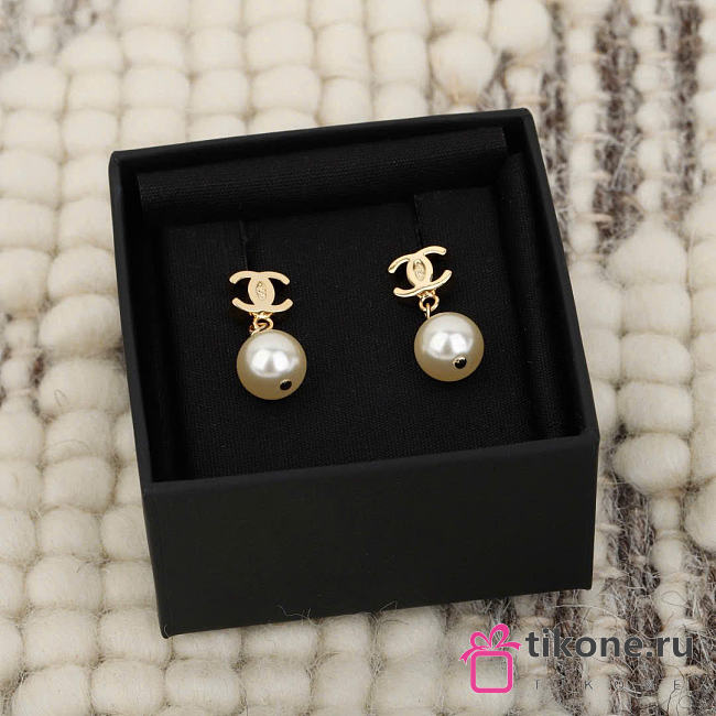 Chanel CC Logo Pearl Drop Earrings - 1