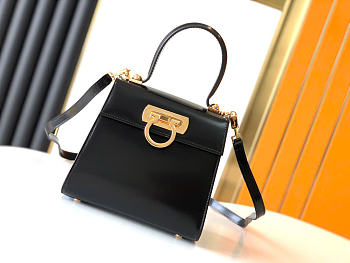 Ferragamo Iconic Top Handle (S) Black - 20.5x18x10cm