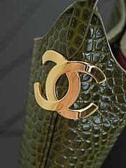 Chanel Hobo Handbag Crocodile Embossed Calfskin & Gold-Tone Metal Khaki AS6601 - 31x28x5cm - 2