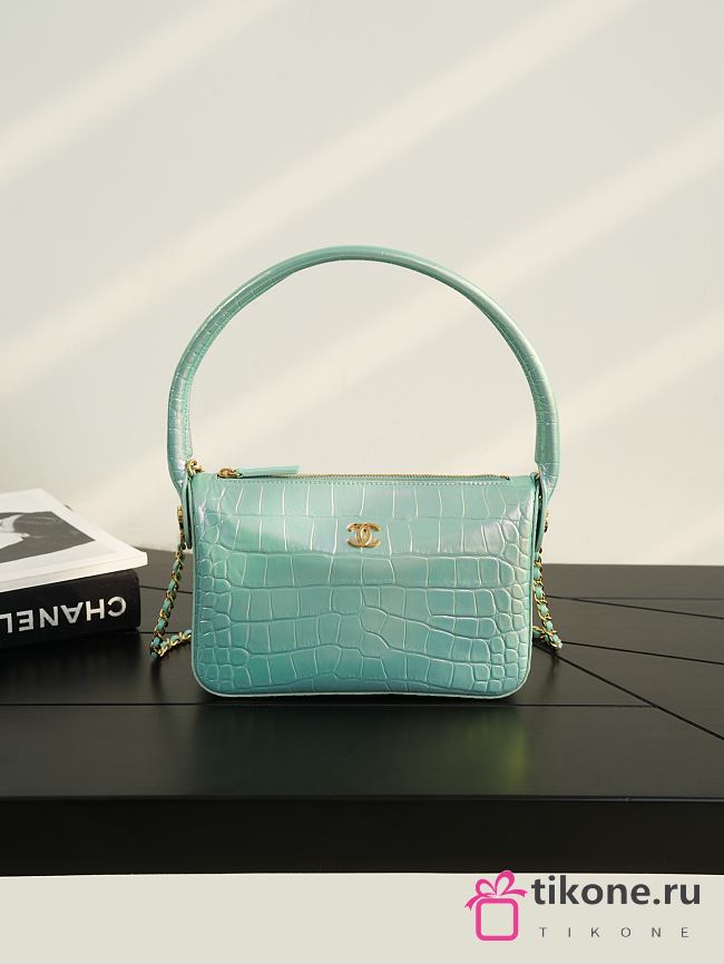 Chanel Vanity with Chain Crocodile Embossed Iridescent Calfskin & Gold-Tone Metal Turquoise - 1