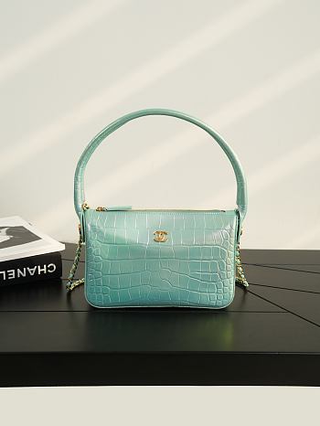 Chanel Vanity with Chain Crocodile Embossed Iridescent Calfskin & Gold-Tone Metal Turquoise