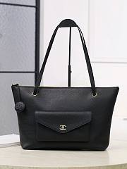 Chanel Large Tote Grained Calfskin & Gold-Tone Metal Black - 32x25x8.5cm - 1