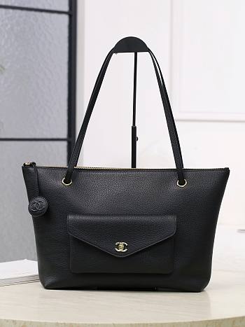 Chanel Large Tote Grained Calfskin & Gold-Tone Metal Black - 32x25x8.5cm