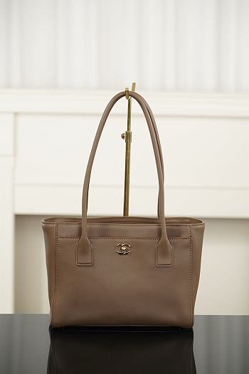 Chanel Small Tote Calfskin & Gold-Tone Metal Beige AS6492 - 28x19x10cm
