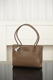 Chanel Small Tote Calfskin & Gold-Tone Metal Beige AS6492 - 28x19x10cm - 3