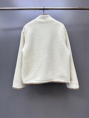 Burberry Cropped Wool Cashmere Blend Fleece Jacket Tundra white - 2