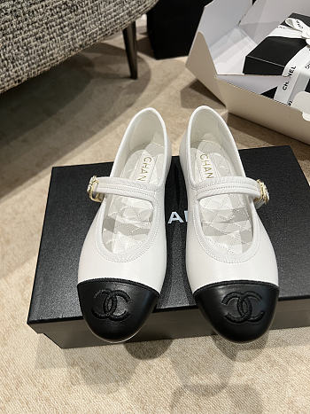 Chanel Ballet Flats Lambskin Black and White 1423282